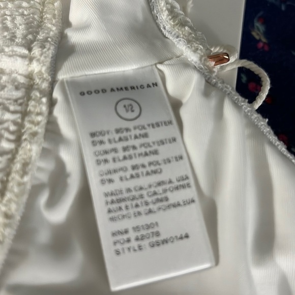 Good American Crinkle Scoop Bra Bathing Suit Top Size 1/2 NWT - Picture 5 of 7